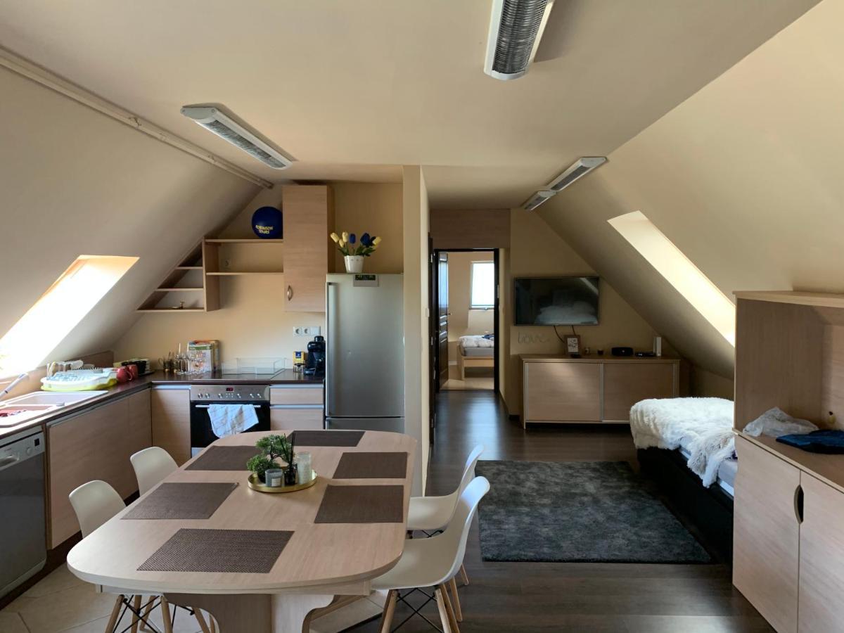 Robinson Szigete Apartment Balatonfured Exterior photo